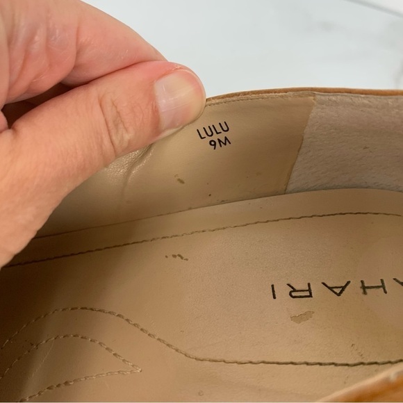 Tahari Chunky Heel Gold Chain Lulu Caramel Brown Loafers 9 - Picture 8 of 10